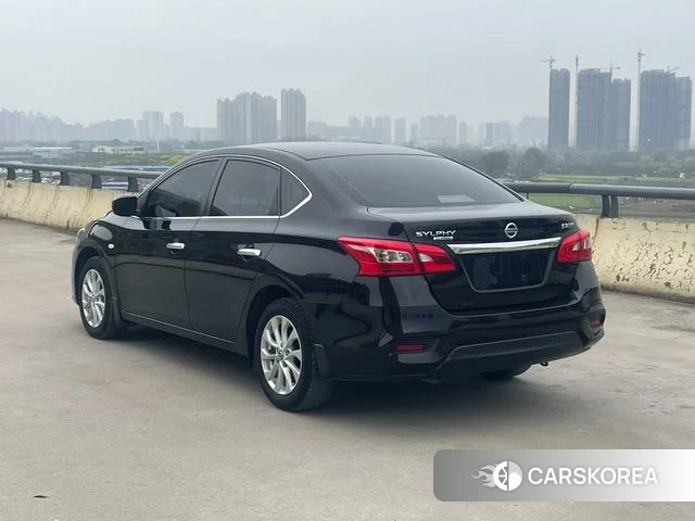 Nissan Sylphy 2023 Черный из Китая, фото 4