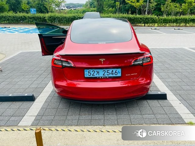Tesla Model 3 2022 Красный из Кореи, фото 4