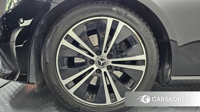 Mercedes-Benz E-Class W213 id 5028420 из Кореи 29