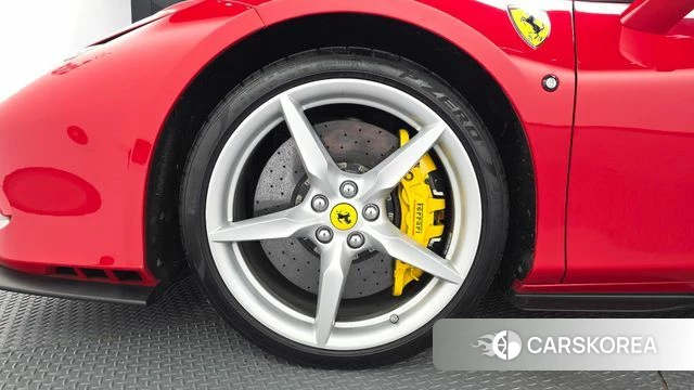 Ferrari F8 Tributo id 5027977 из Кореи 24