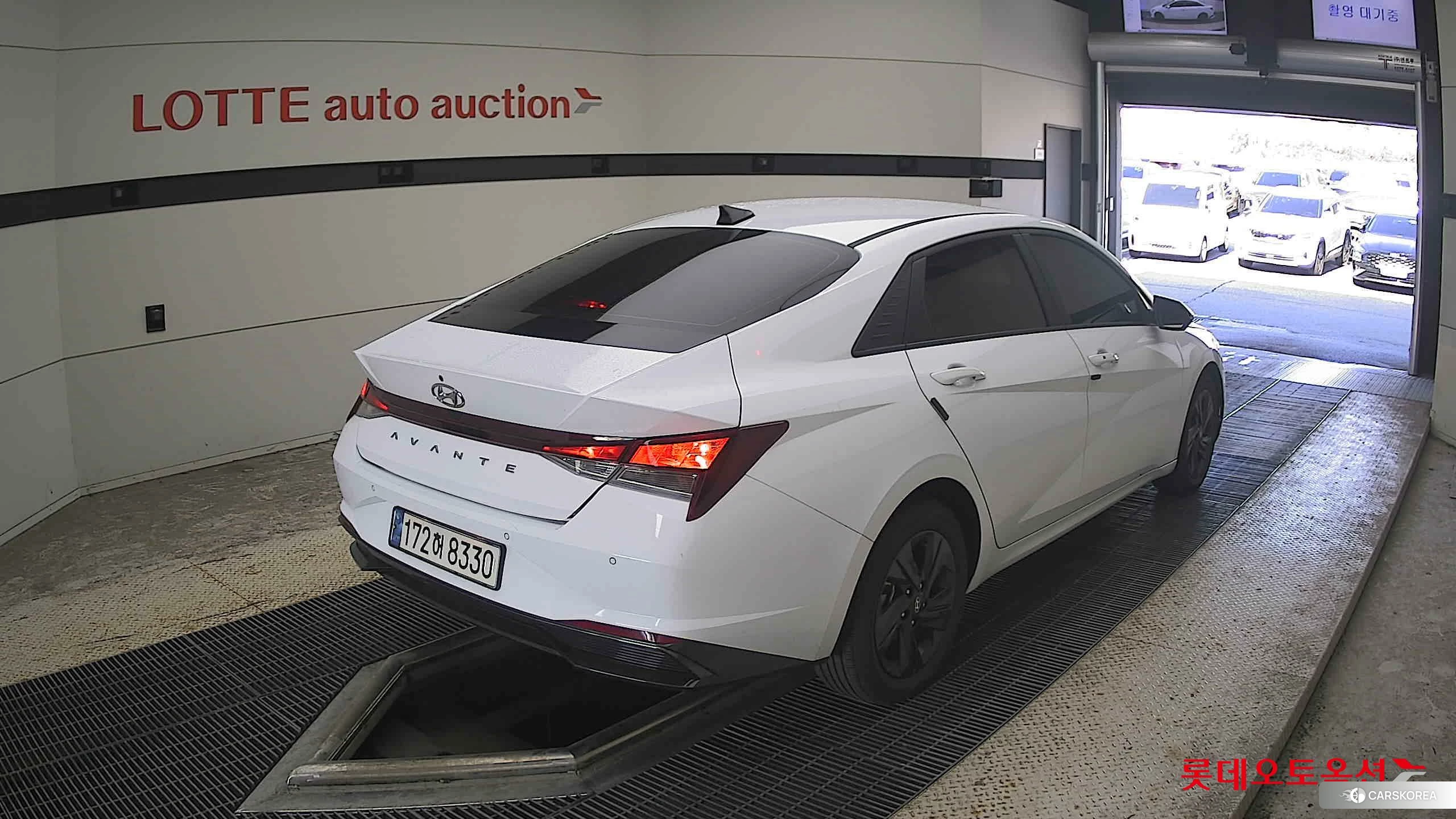Hyundai Avante Hybrid id 5001030 из Кореи 32