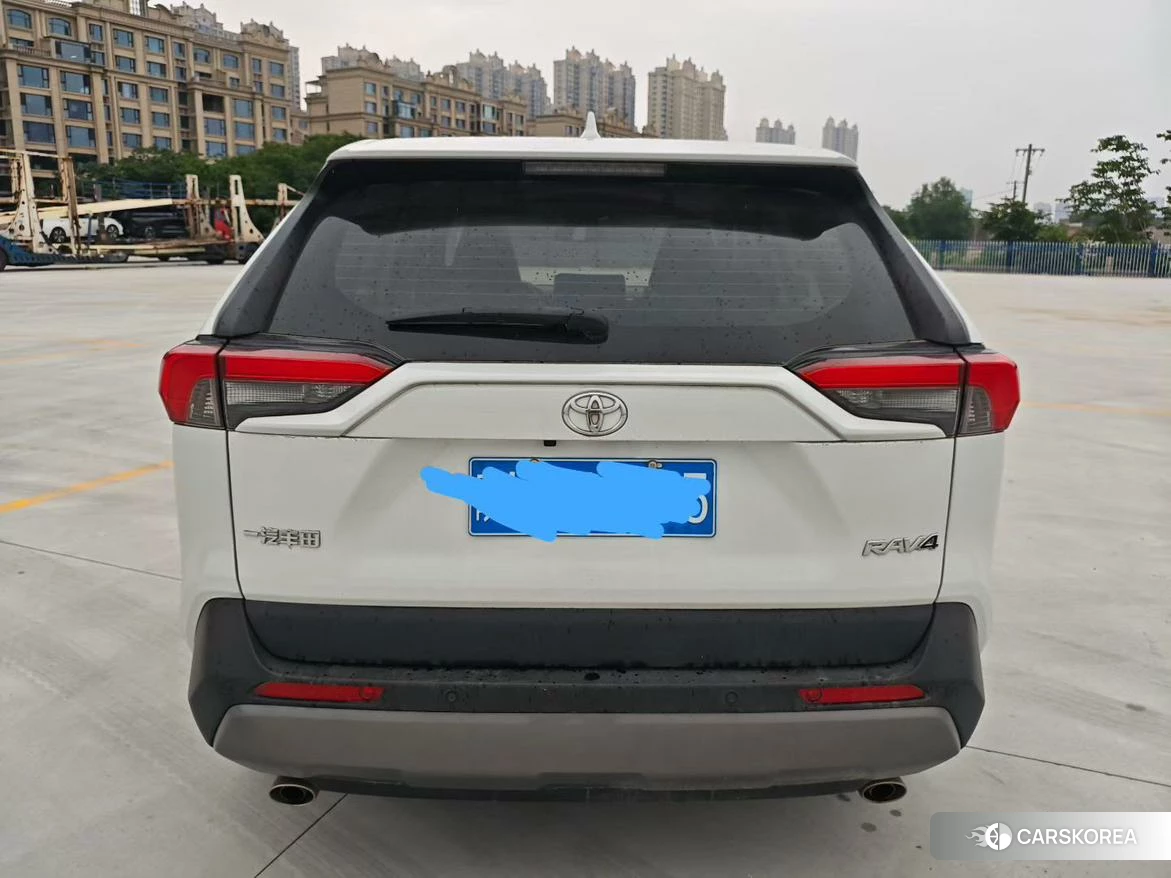 Toyota RAV4 2021 Белый из Китая, фото 4