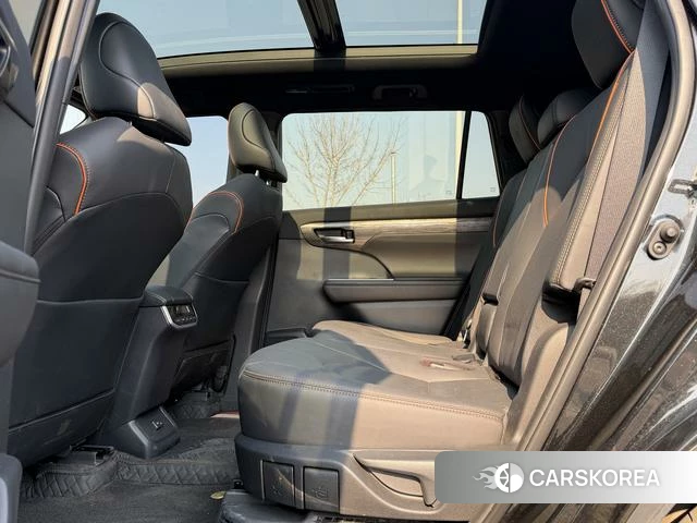 Toyota Crown 2025 Черный из Китая, фото 4