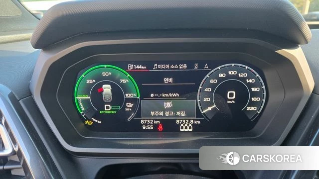 Audi Q4 e-Tron (F4) 2026 Черный из Кореи, фото 4