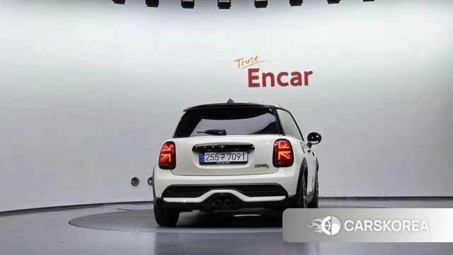 Mini Cooper S id 5040250 из Кореи 29
