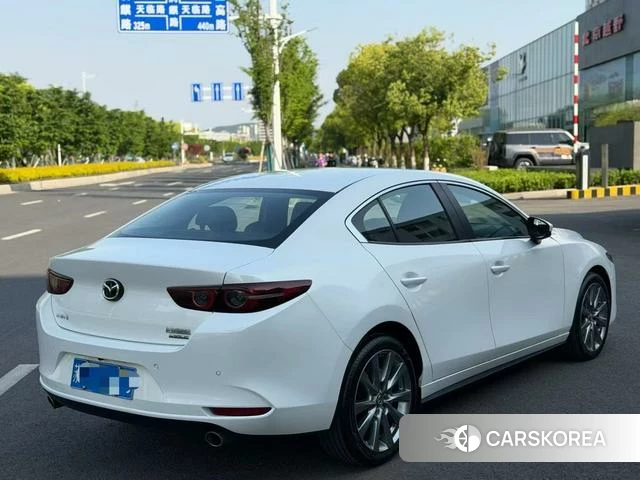 Mazda 3 2024 Белый из Китая, фото 4