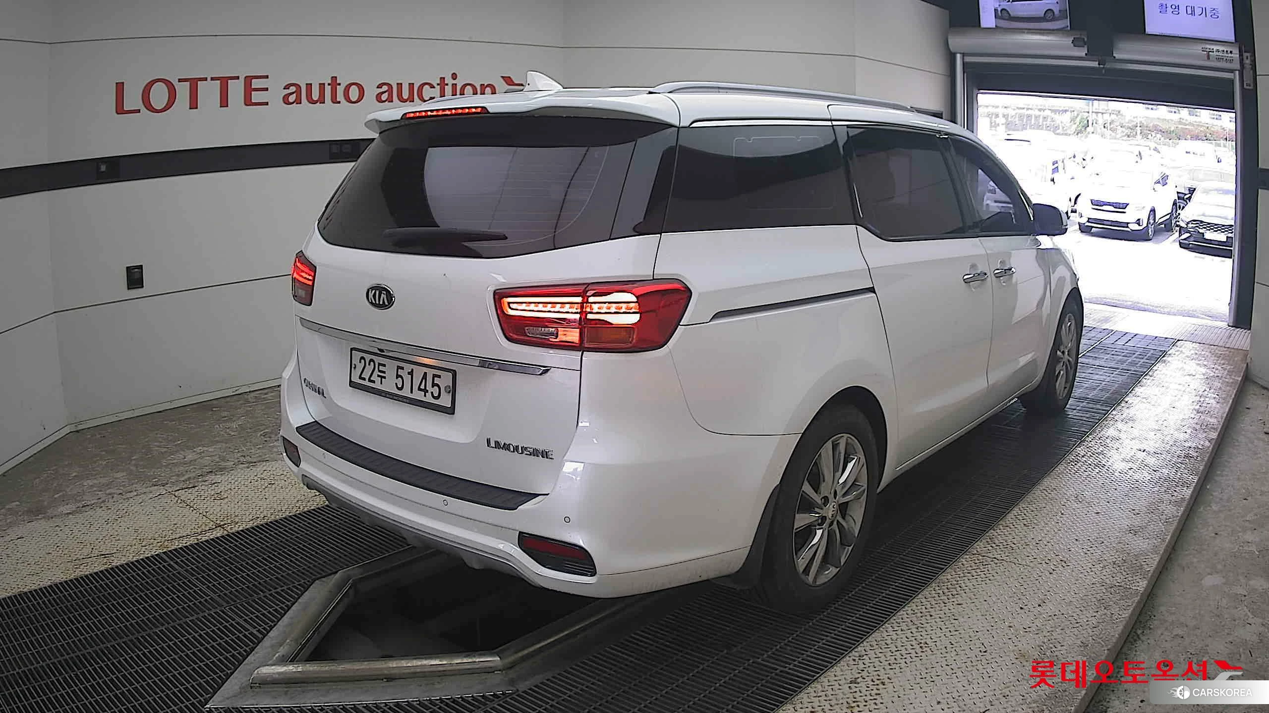 Kia Carnival Limousine id 4984685 из Кореи 32