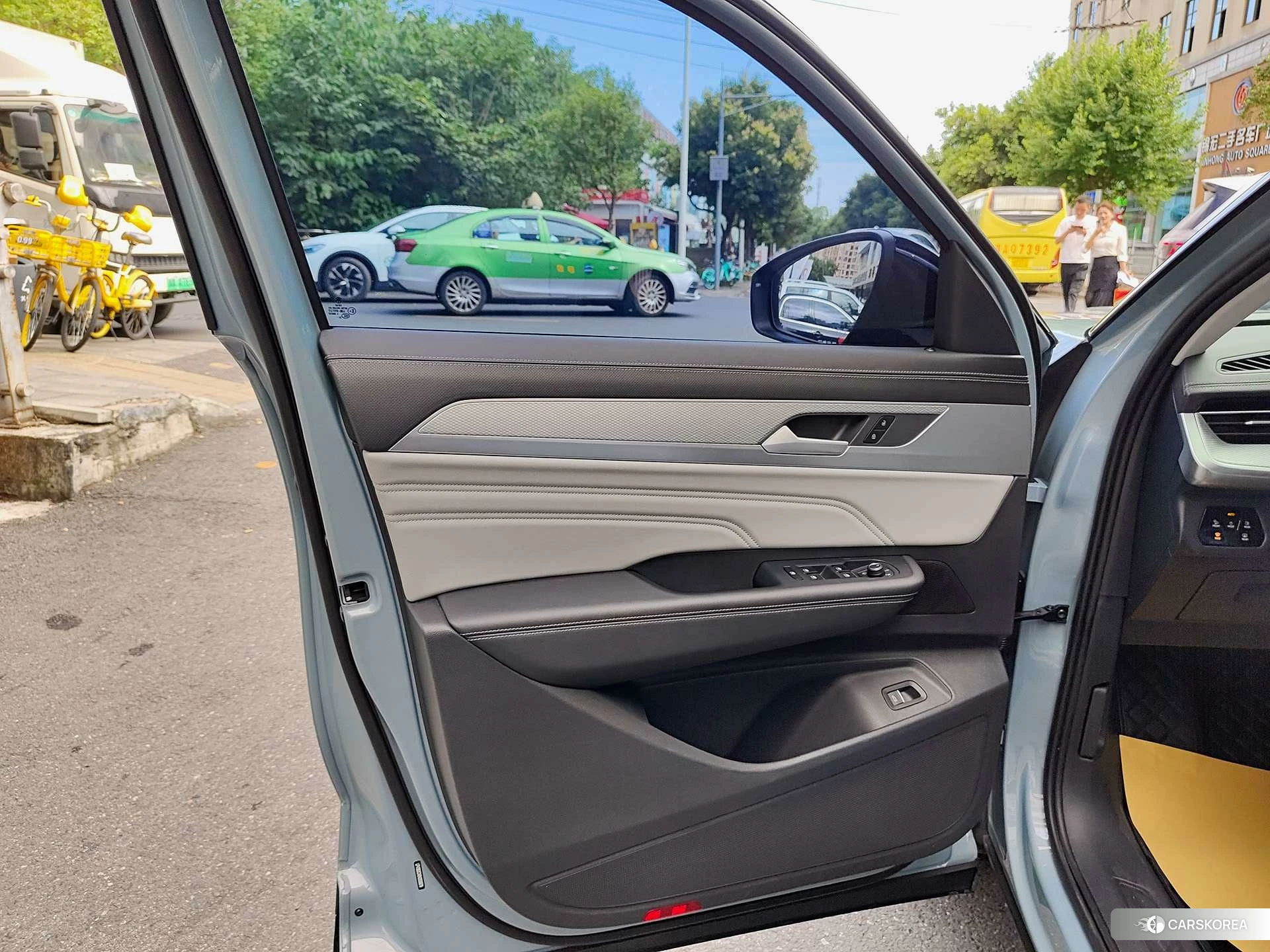 Volkswagen Tavendor 2022 Синий из Китая, фото 5