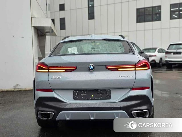 BMW X6 (G06) 2026 Светло-серебряный цвет из Кореи, фото 5