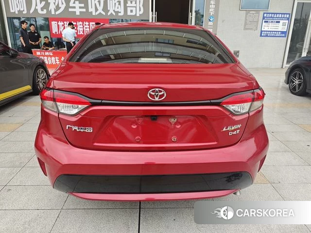 Toyota Levin 2021 Красный из Китая, фото 4