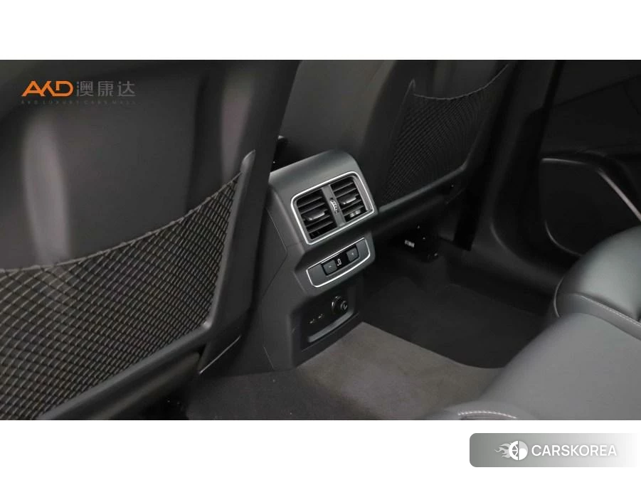 Audi Q5L 2020 Темно-серый из Китая, фото 4