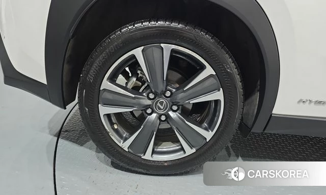 Lexus UX250h id 4977913 из Кореи 24