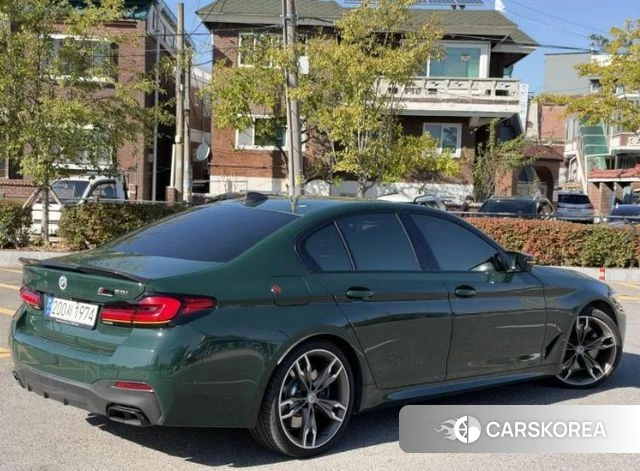 BMW 5 Series (G30) 2021 Темно-зеленый из Кореи, фото 4