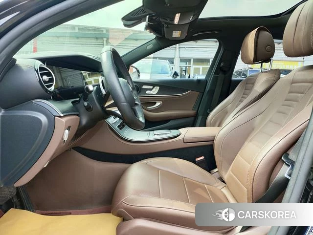 Mercedes-Benz E-Class 2021 Черный из Китая, фото 4