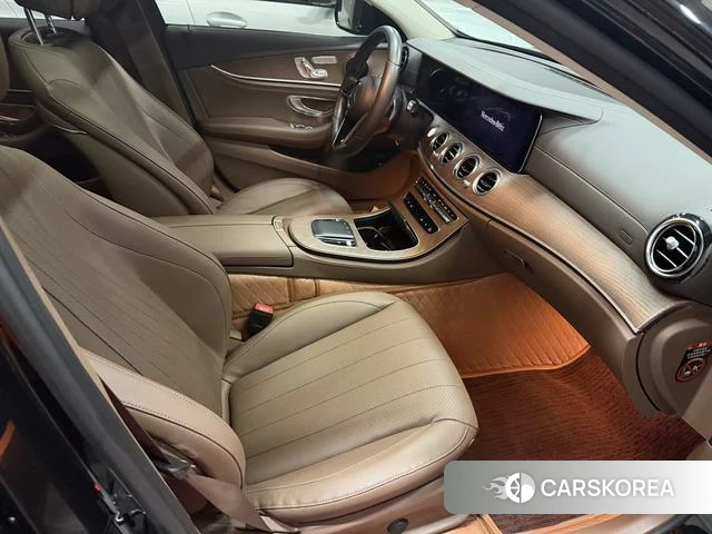 Mercedes-Benz E-Class 2021 Черный из Китая, фото 4