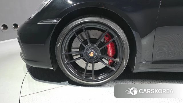 Porsche 911(992) id 4572065 из Кореи 28