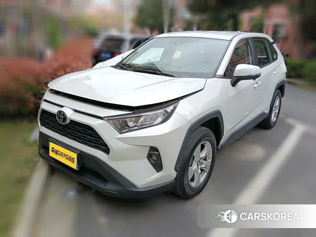 Toyota RAV4 2023 Белый из Китая, фото 4