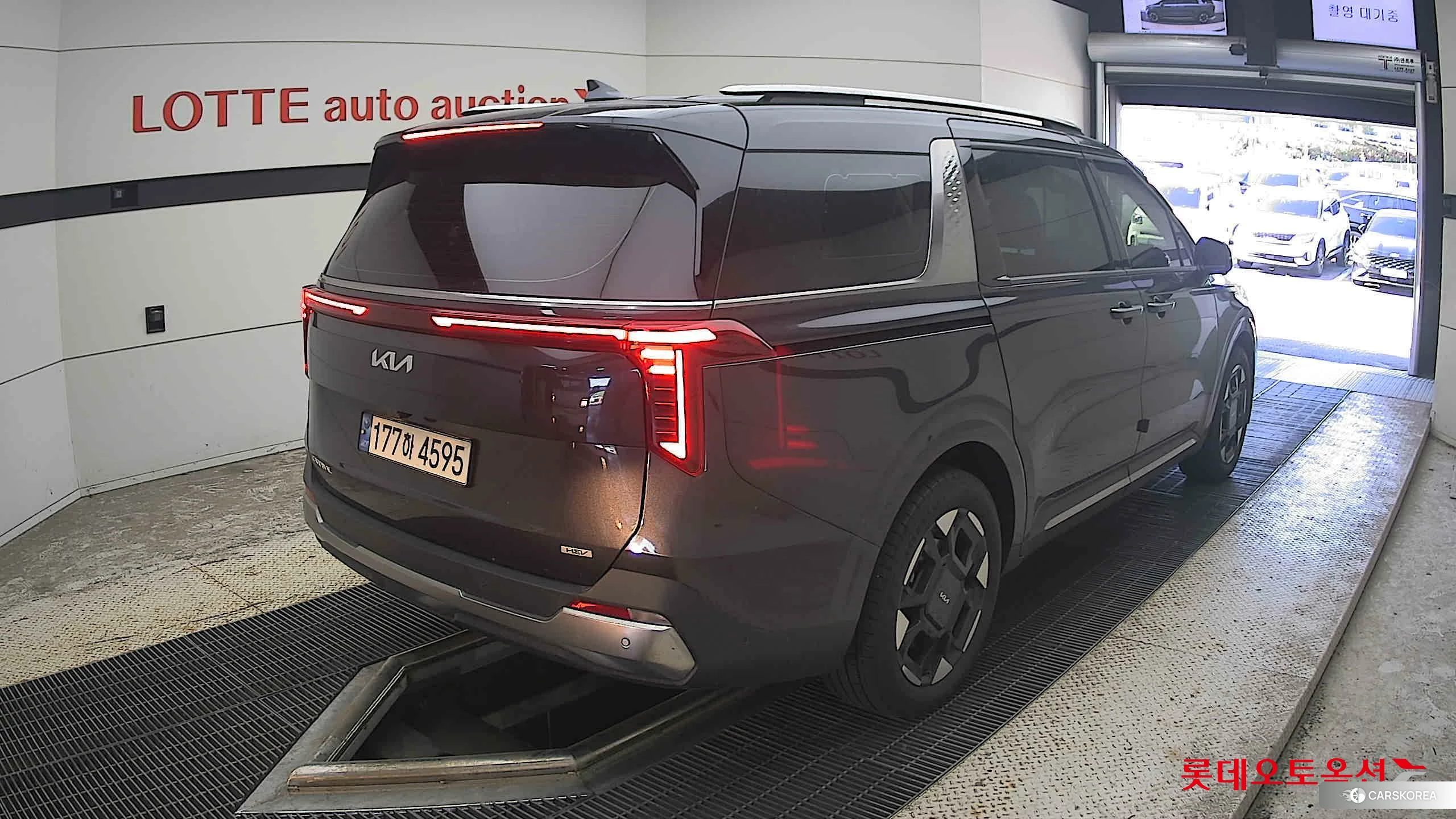 Kia Carnival Hybrid id 4990053 из Кореи 32
