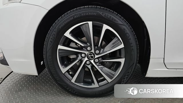 Lexus CT200h id 5018834 из Кореи 27