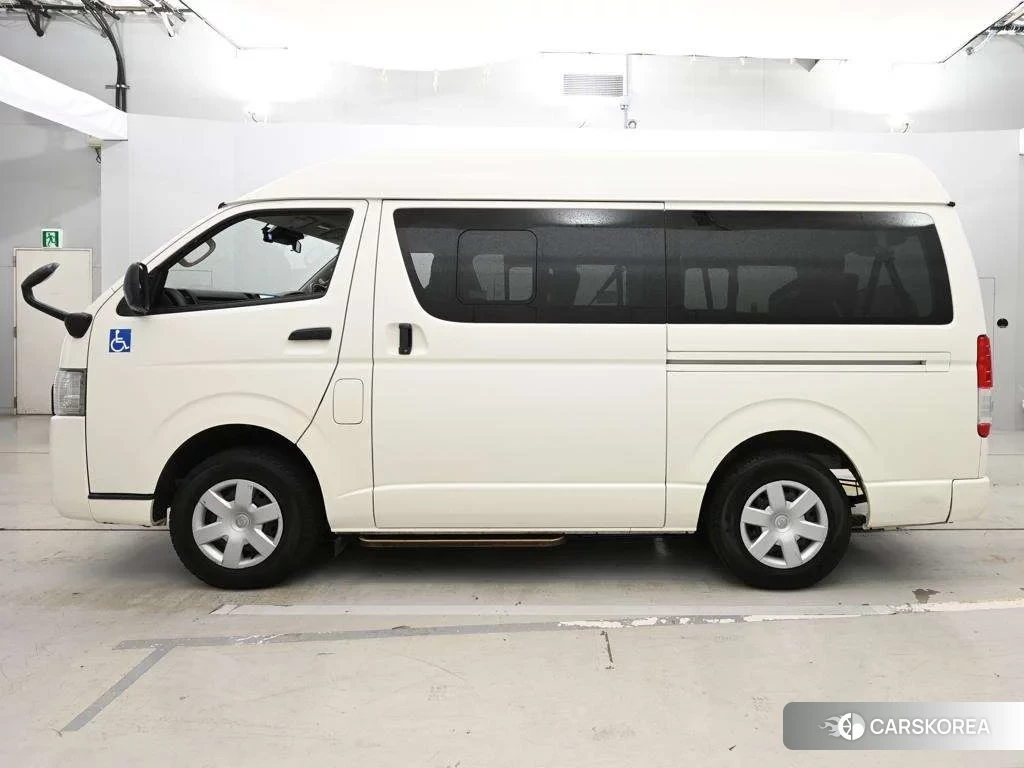 Toyota HiAce Van 2021 из Японии, фото 4