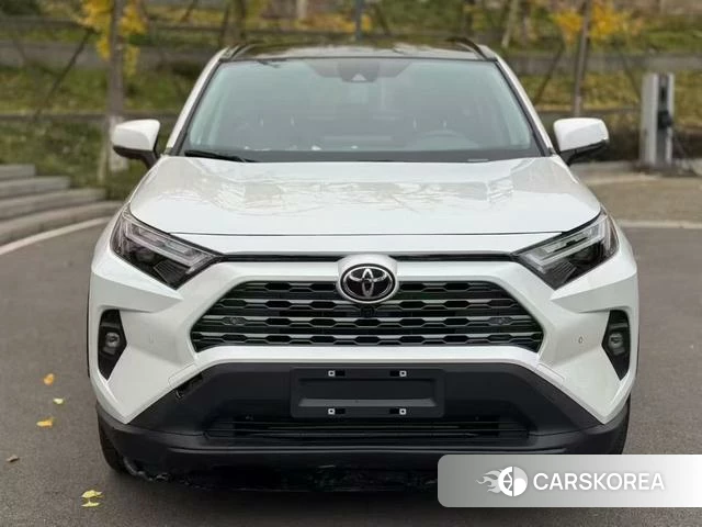 Toyota RAV4 2025 Белый из Китая, фото 4