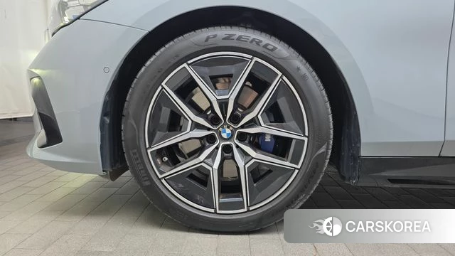BMW 5 Series (G60) id 5033115 из Кореи 24