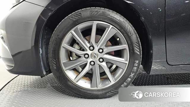 Lexus New ES300h id 4953163 из Кореи 29
