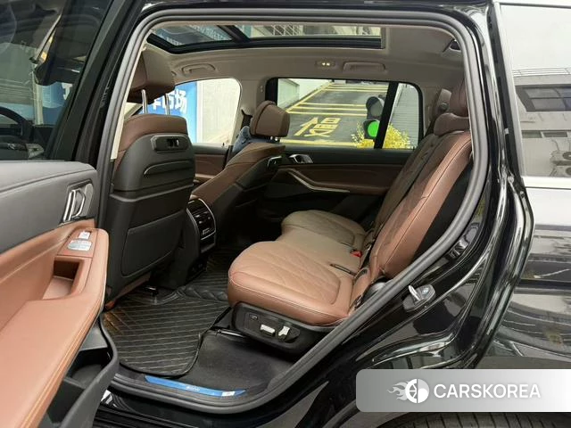 BMW X7 2023 Черный из Китая, фото 4