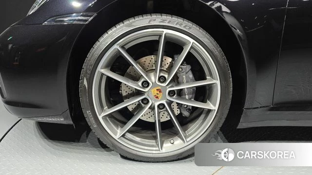 Porsche 911(992) id 4995944 из Кореи 29