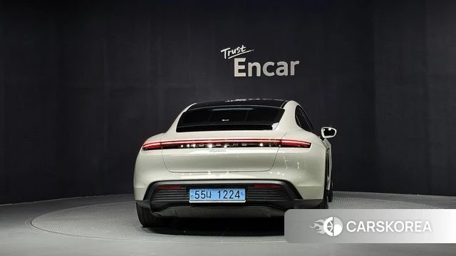 Porsche Taycan id 4996436 из Кореи 27