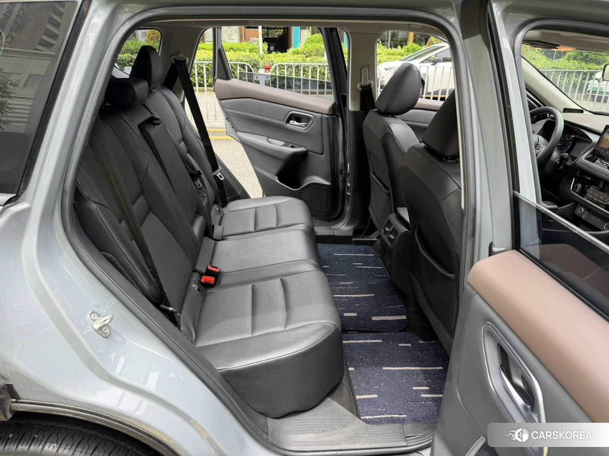 Nissan X-Trail 2021 Темно-серый из Китая, фото 5