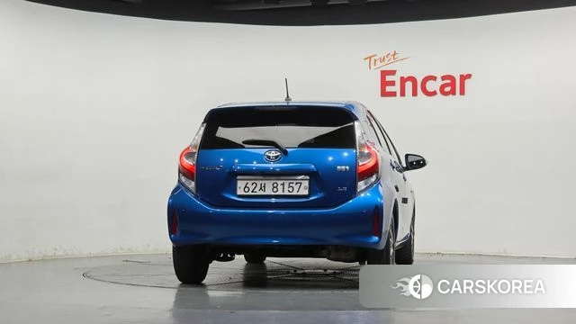 Toyota Prius C id 5013902 из Кореи 24
