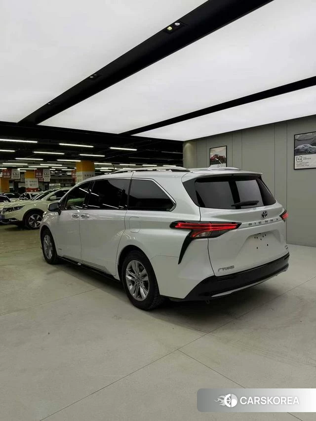 Toyota Sienna 2022 Белый из Китая, фото 4