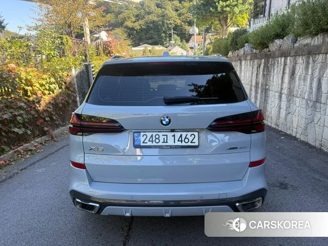 BMW X5 (G05) 2024 Светло-серебряный цвет из Кореи, фото 5