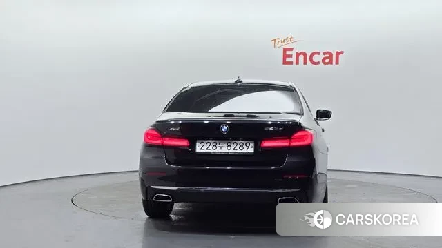 BMW 5 Series (G30) id 3646309 из Кореи 14