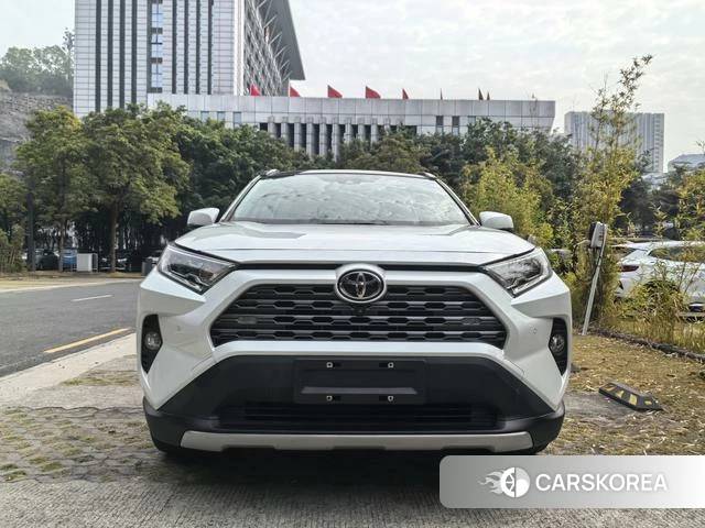 Toyota RAV4 2022 Белый из Китая, фото 5