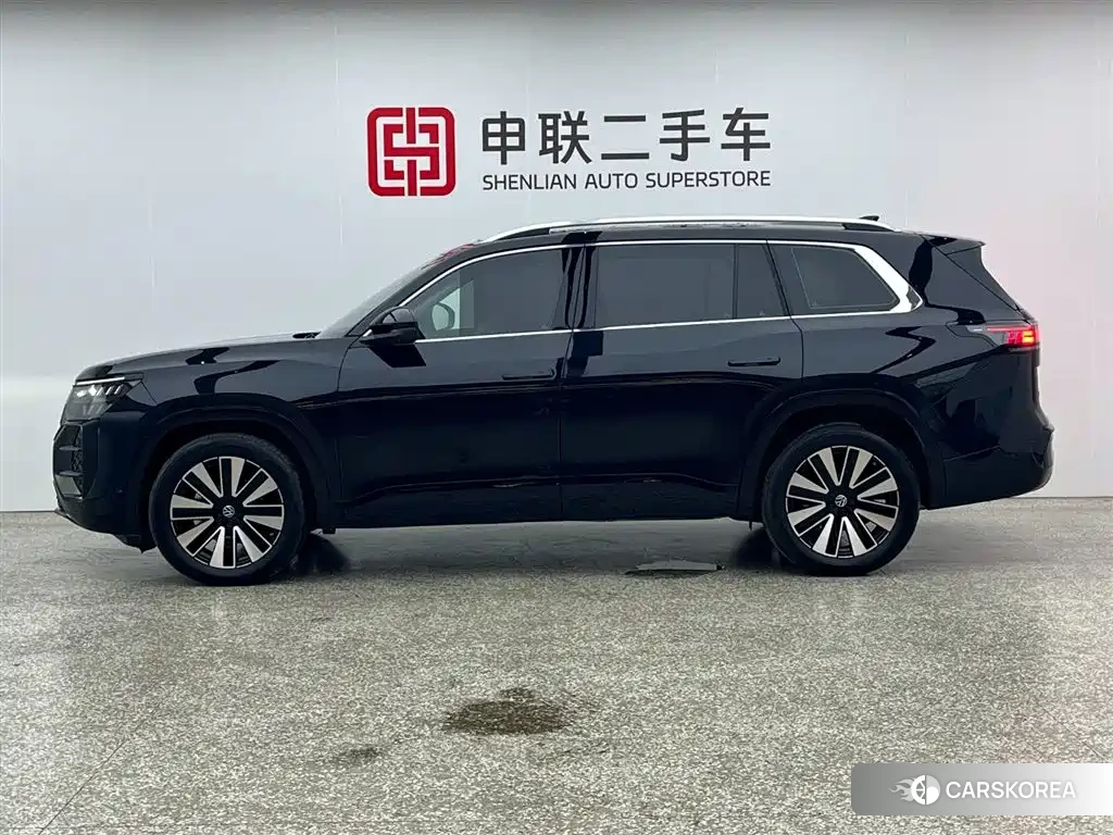 Volkswagen Touareg 2025 Черный из Китая, фото 5