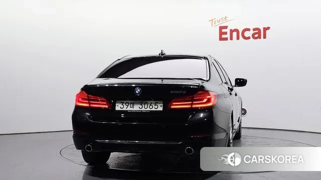 BMW 5 Series (G30) id 3748739 из Кореи 14