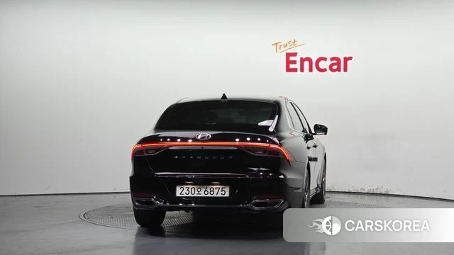Hyundai The New Grandeur IG id 4701936 из Кореи 30