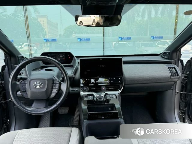 Toyota bZ4X 2022 Темно-серый из Китая, фото 6