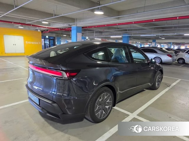 Tesla Model Y 2026 Серый из Кореи, фото 6