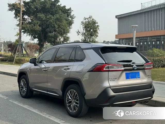 Toyota Wildlander 2023 Шампань из Китая, фото 4