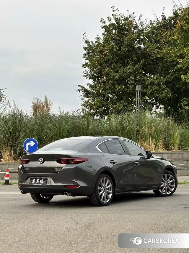 Mazda 3 2021 Темно-серый из Китая, фото 5