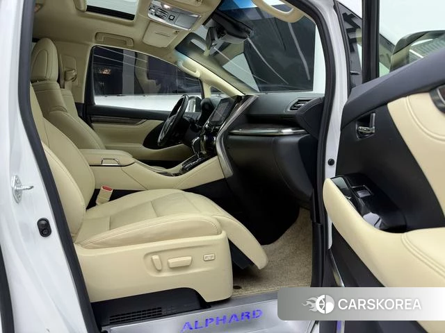 Toyota Alphard 2021 Белый из Китая, фото 5