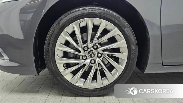 Lexus ES300h 7th generation id 4997273 из Кореи 27