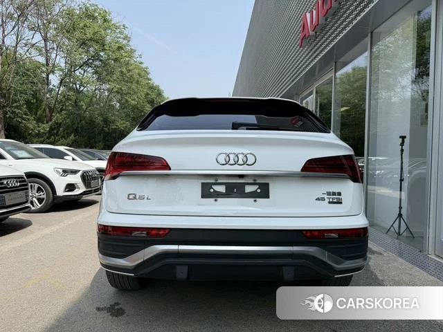 Audi Q5L 2022 Белый из Китая, фото 4