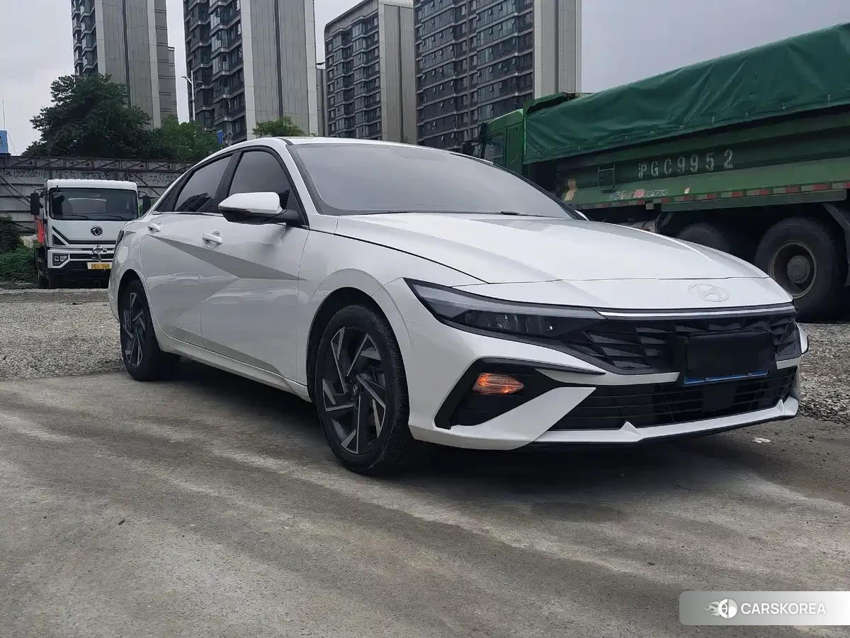 Hyundai Elantra 2026 Белый из Китая, фото 4