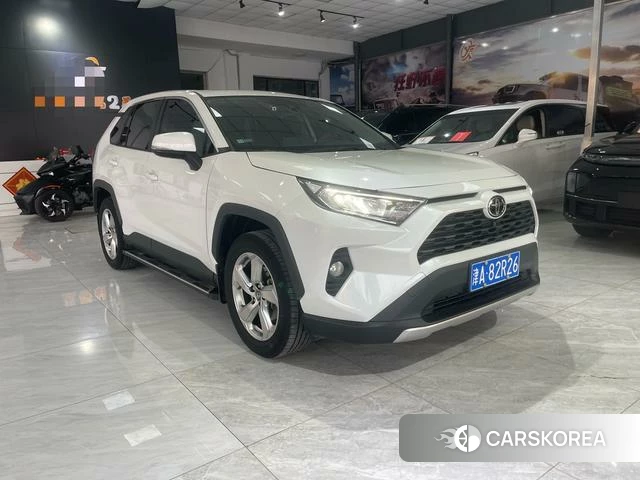 Toyota RAV4 2022 Белый из Китая, фото 4