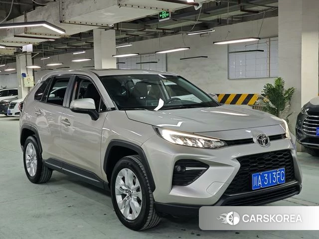 Toyota Wildlander 2023 Шампань из Китая, фото 5