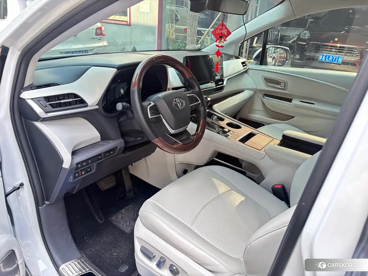 Toyota Granvia 2025 Белый из Китая, фото 4